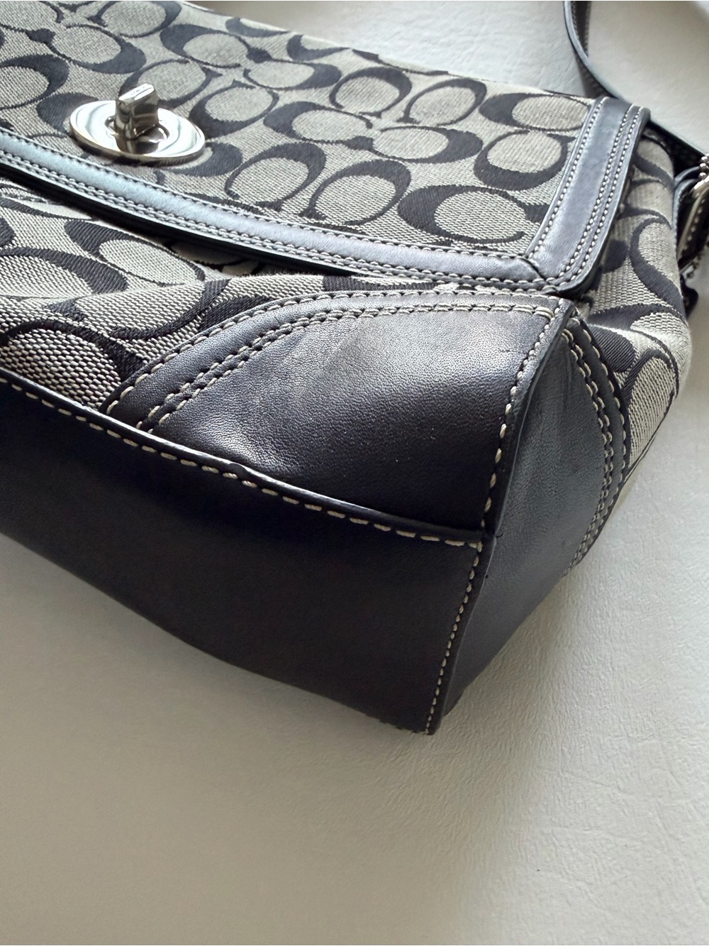 Coach Hamptons Shoulder Bag Signature Jacquard Canvas Leather - Picture 3 of 13